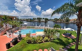 Aloha Condominium On The Intracoastal-Walk To The Beach